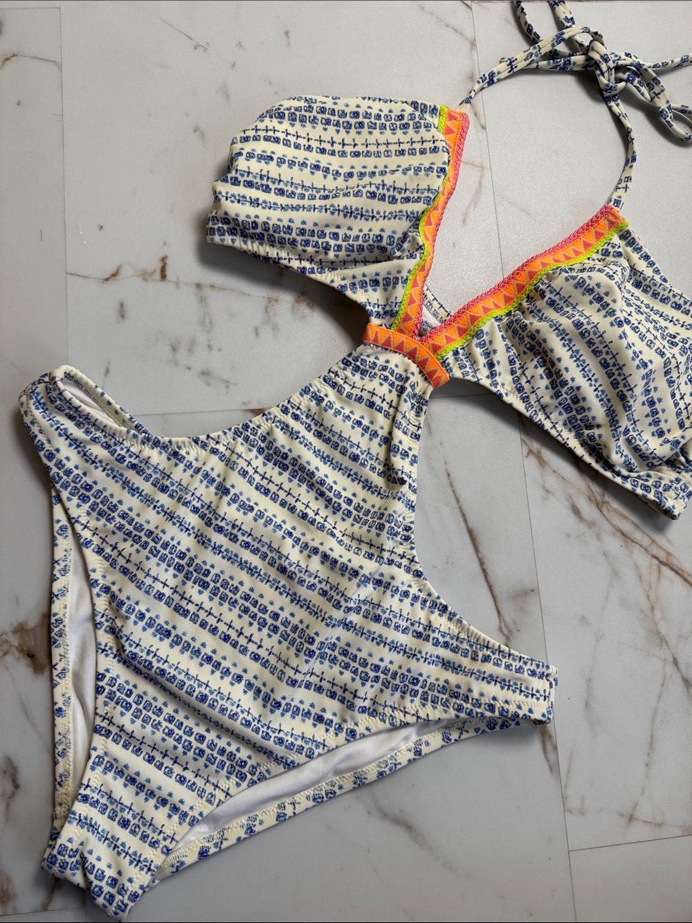 Victorias Secret Geometric Print cutout one-piece monokini swimsuit sz L Resort